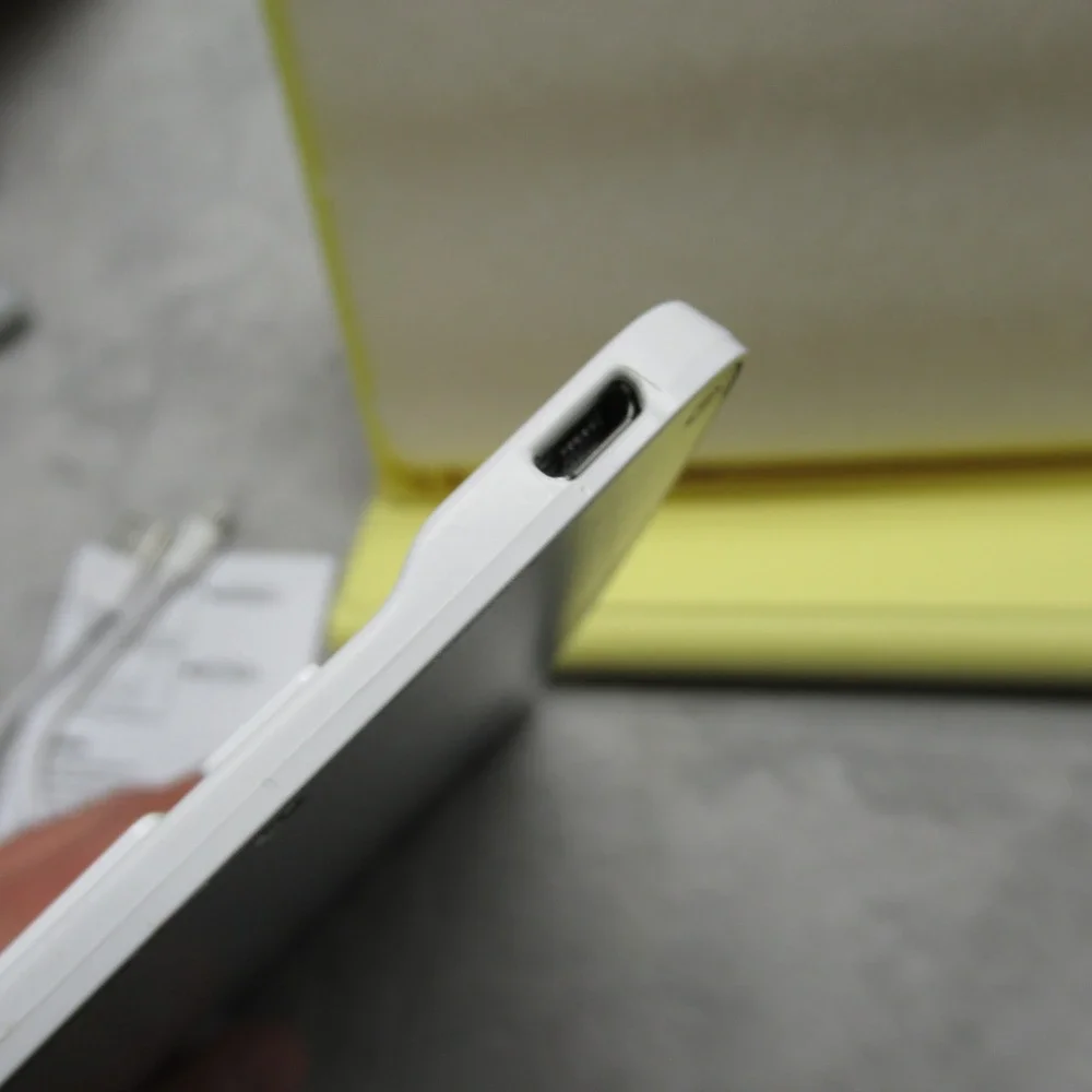 Keyboard & Case Wireless Bluetooth for Tablet Yellow Micro‎ USB NEW
